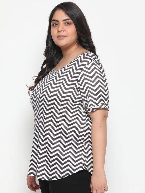 v-neck chevron plus tee - 18346396 - Very Small Image - 1
