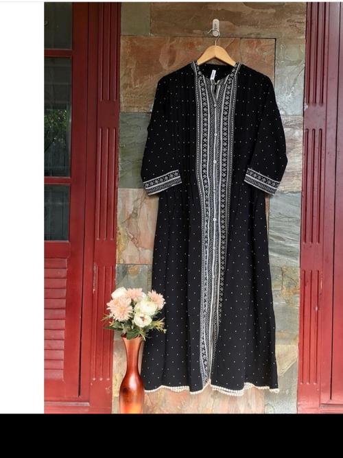 ladies suits - 18369563 - Very Small Image - 1