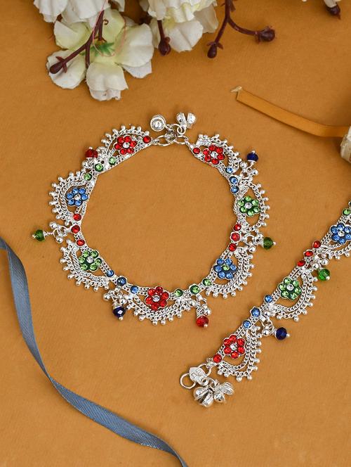 traditional tasseled layered floral anklets - 18369763 - Very Small Image - 1