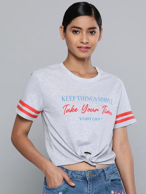 short sleeved chest-printed regular top - 18381906 - Very Small Image - 1