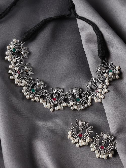 green brass short necklace - 18382383 - Very Small Image - 1