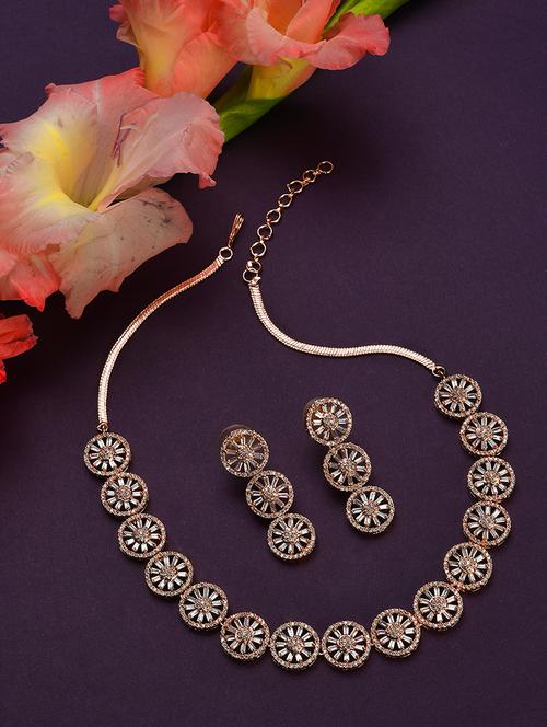 gold brass choker necklace - 18382436 - Very Small Image - 1