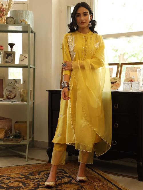 yellow silk suit set - 18386109 - Very Small Image - 1