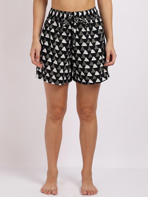 high rise printed shorts - 18386243 - Very Small Image - 1