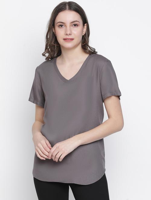 v-neck solid top - 18388477 - Very Small Image - 1