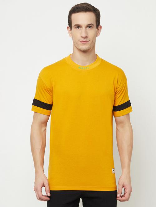 yellow striped t-shirt - 18388827 - Very Small Image - 1