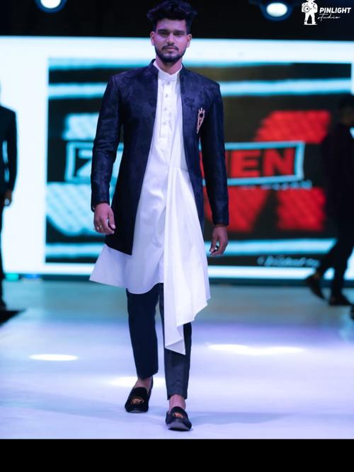 best party wear suit for mens - 18396029 - Very Small Image - 1