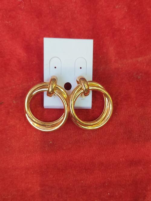 ladies metal earrings gold color - 18403945 - Very Small Image - 1