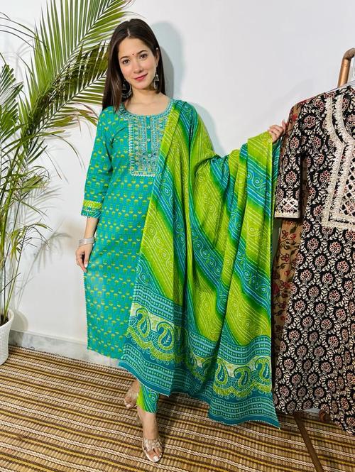 ladies suit set - 18406291 - Very Small Image - 1