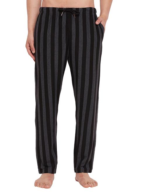 black striped pyjama - 18407834 - Very Small Image - 1