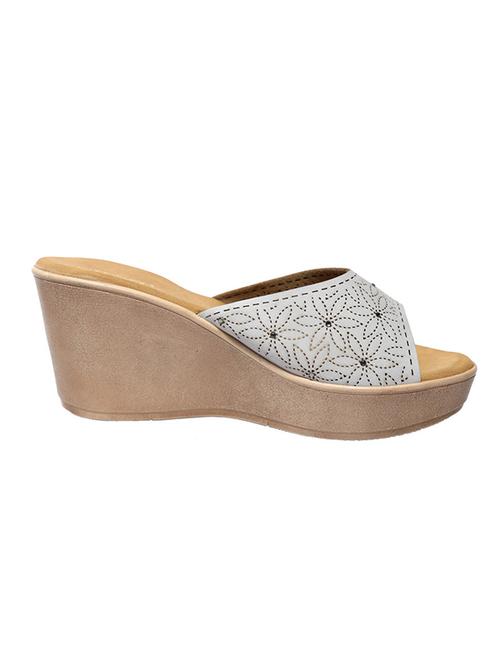 grey leather ethnic sandals - 18413399 - Very Small Image - 1