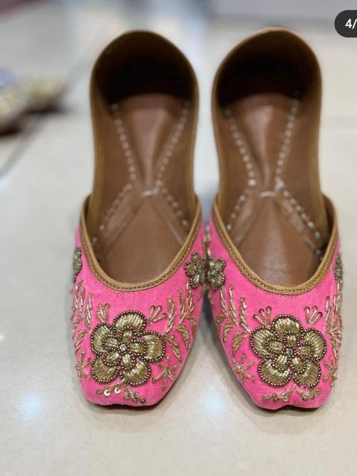 jutttis for women - 18418352 - Very Small Image - 1