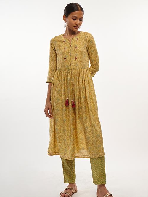 yellow chanderi kurta pant set - 18422337 - Very Small Image - 1