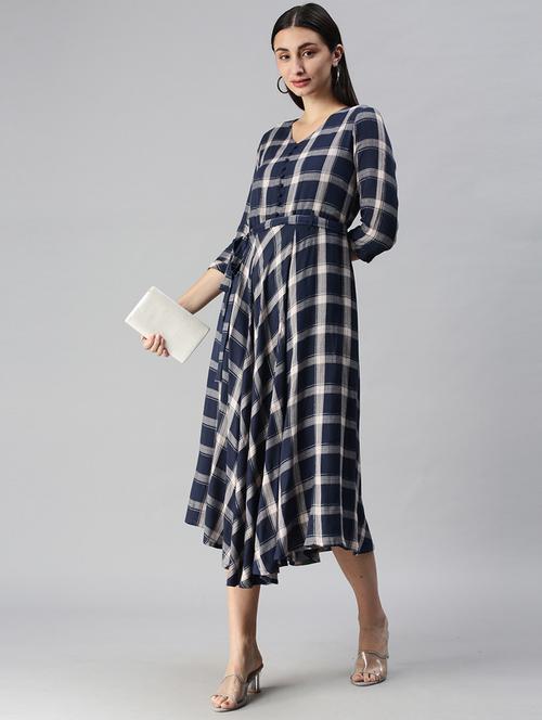 three-quarter sleeved checkered a-line dress - 18437149 - Very Small Image - 1