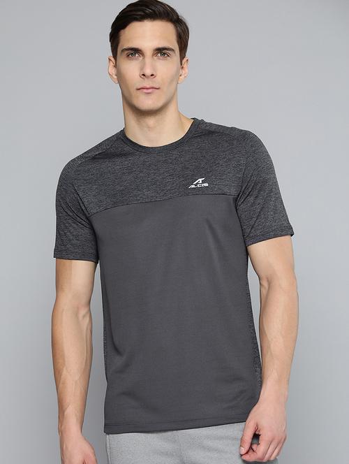 grey color-blocked t-shirt - 18440429 - Very Small Image - 1