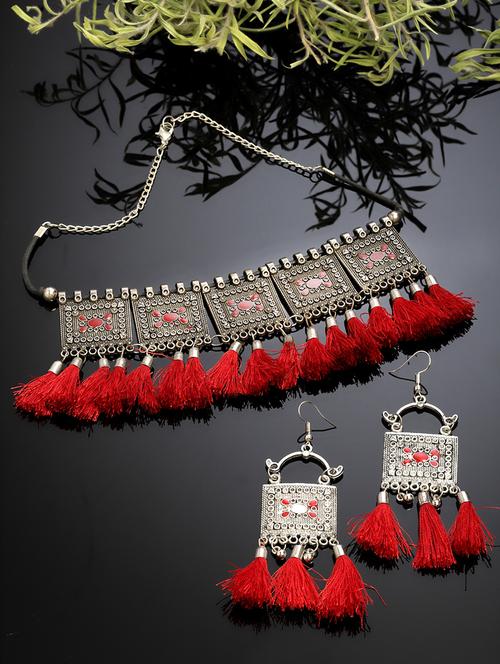 oxidised silver-toned & red tasseled jewellery set - 18440745 - Very Small Image - 1