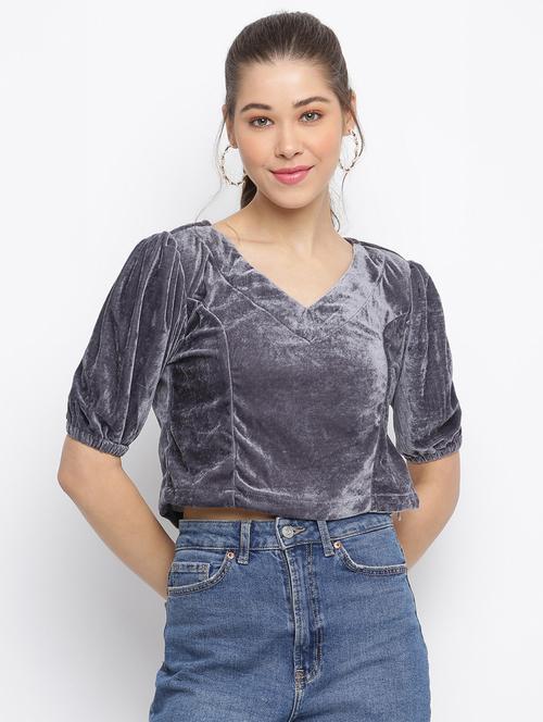 v-neck solid crop top - 18443113 - Very Small Image - 1