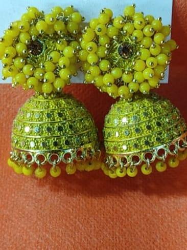 women stylish earring - 18450936 - Very Small Image - 1