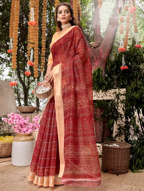 contrast bordered checkered woven saree with blouse - 18454764 - Very Small Image - 1