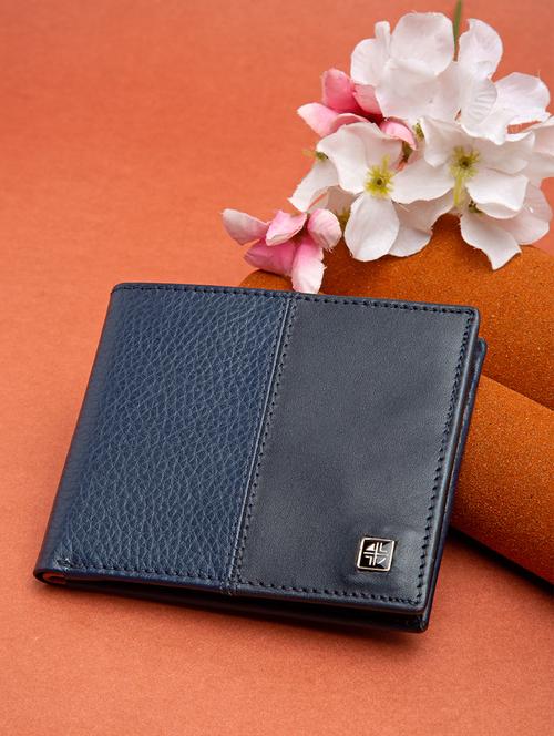 navy leather wallet - 18458651 - Very Small Image - 1