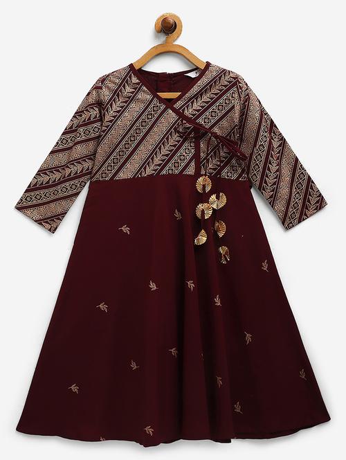 girls embroidered detailed a-line kurti - 18463131 - Very Small Image - 1