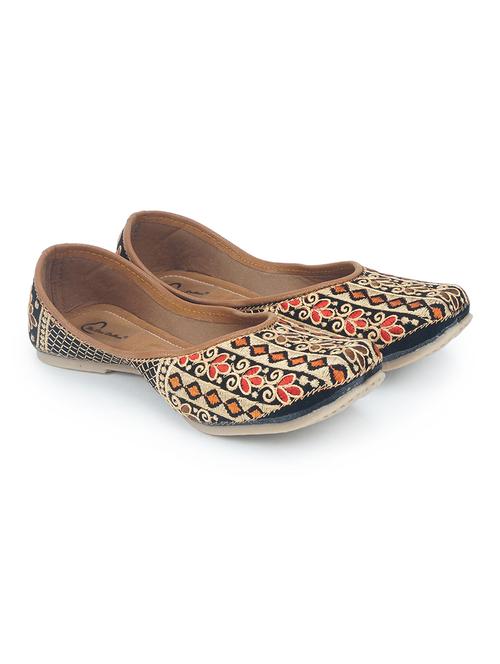 women embroidered ethnic juttis - 18463360 - Very Small Image - 1