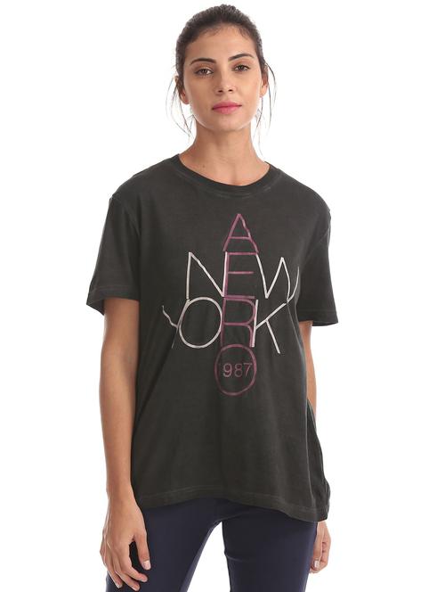 round neck graphic t-shirt - 18464604 - Very Small Image - 1