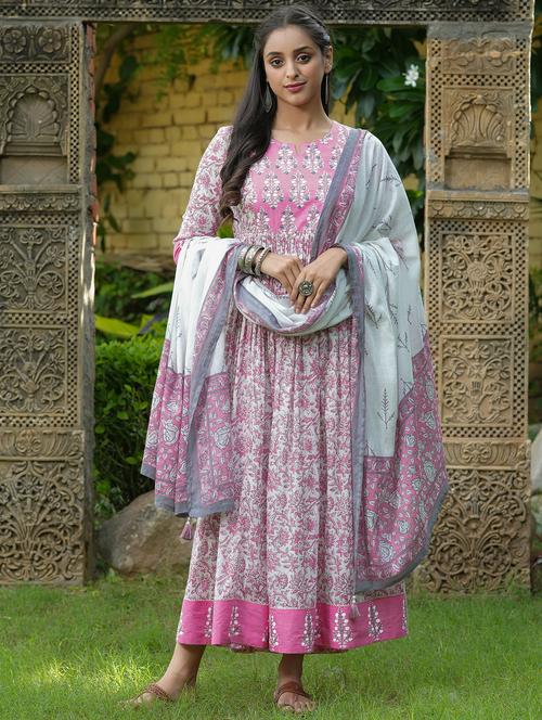floral print flared gown with dupatta - 18469140 - Very Small Image - 1