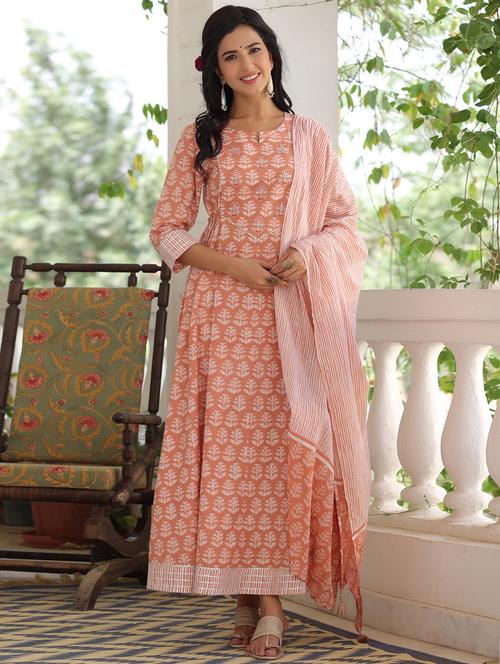 floral print flared gown with dupatta - 18469145 - Very Small Image - 1