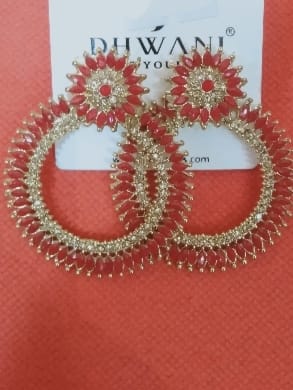 stylish women earring - 18470328 - Very Small Image - 1