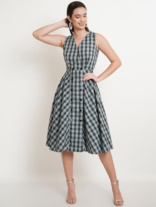 overlap neck checkered flared dress - 18479037 - Very Small Image - 1