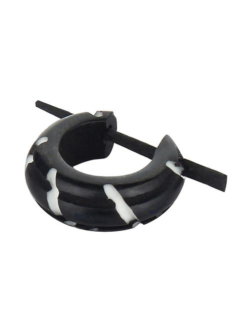 black stud earring - 18516586 - Very Small Image - 1