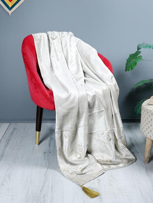 velvet throw with gold foil and 04 golden tassles 68 x 52 inch throw - 18523962 - Very Small Image - 1
