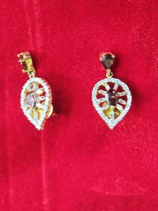 american diamond gold plated earring - 18531682 - Very Small Image - 1