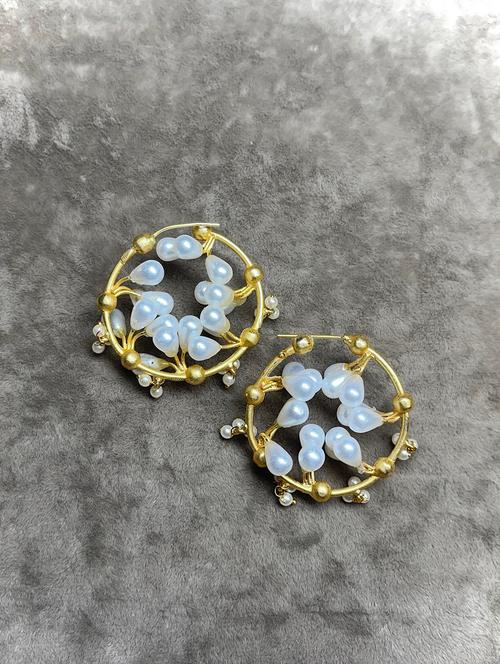gold hoop earring - 18532491 - Very Small Image - 1