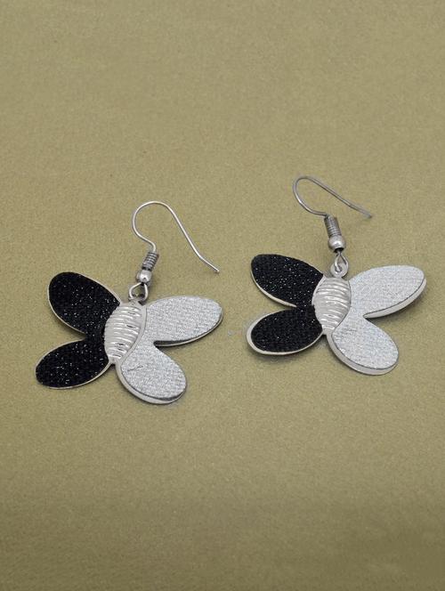 women butterfly design drop earring - 18534392 - Very Small Image - 1