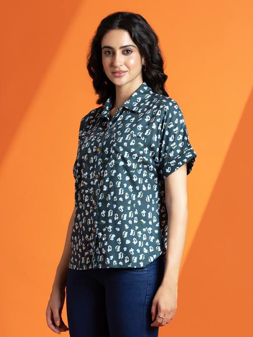abstract printed regular shirt - 18534966 - Very Small Image - 1