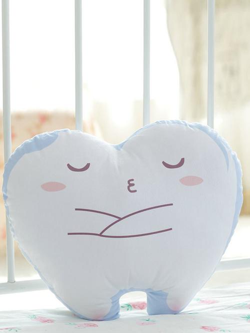 crazy corner cartoon shaped pillow for kids - 18558040 - Very Small Image - 1