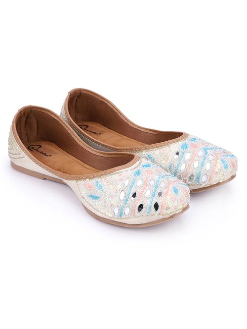 women embellished slip on mojaris - 18559776 - Very Small Image - 1