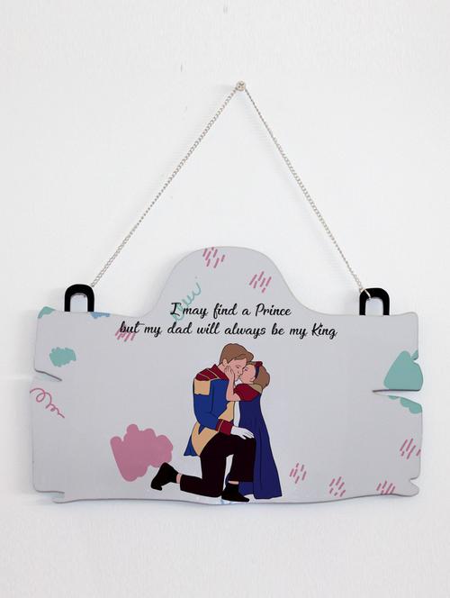 bloggers are born in august printed wall hanging board birthday gift (oval shape)| - 18563917 - Very Small Image - 1