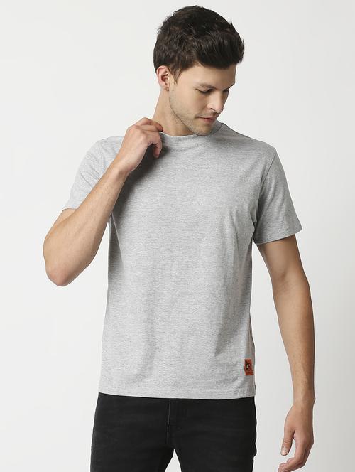 round neck solid t-shirt - 18594839 - Very Small Image - 1