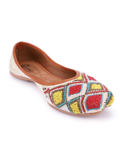 women embellished slip on mojaris - 18634503 - Very Small Image - 1