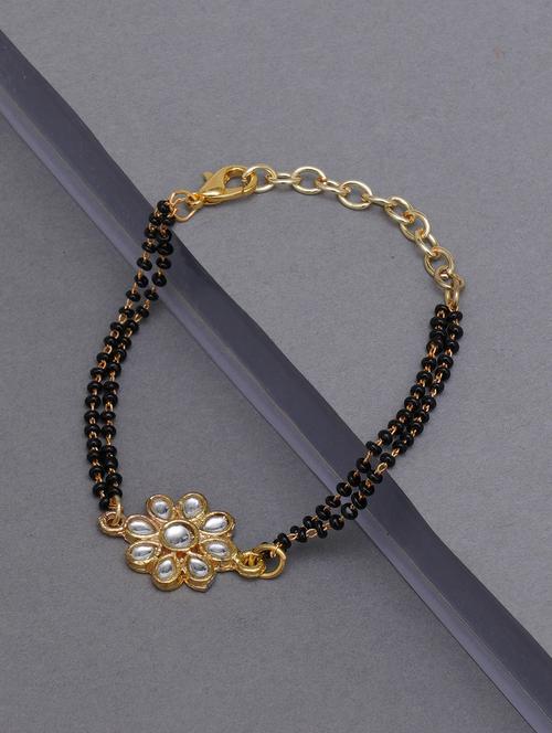 gold metal bangle bracelet - 18635722 - Very Small Image - 1
