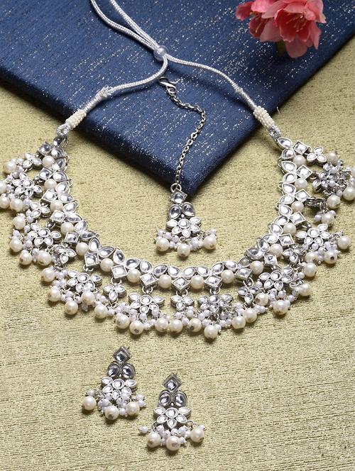 oxidised silver handcrafted pearl and kundan necklace earring and maang tikka set - 18635933 - Very Small Image - 1