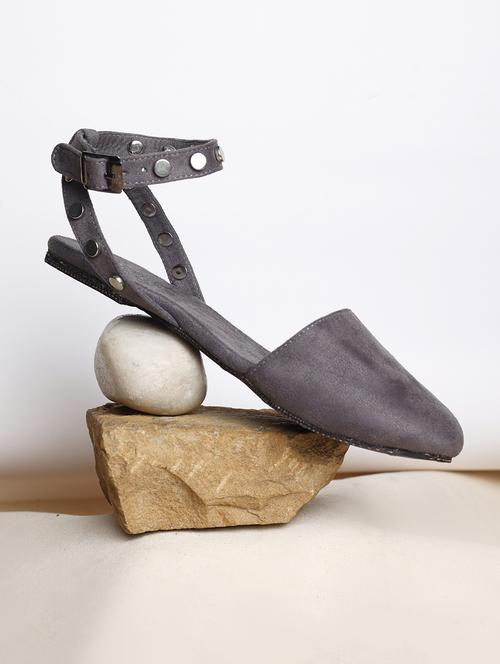 women solid ankle strap sandal - 18637015 - Very Small Image - 1