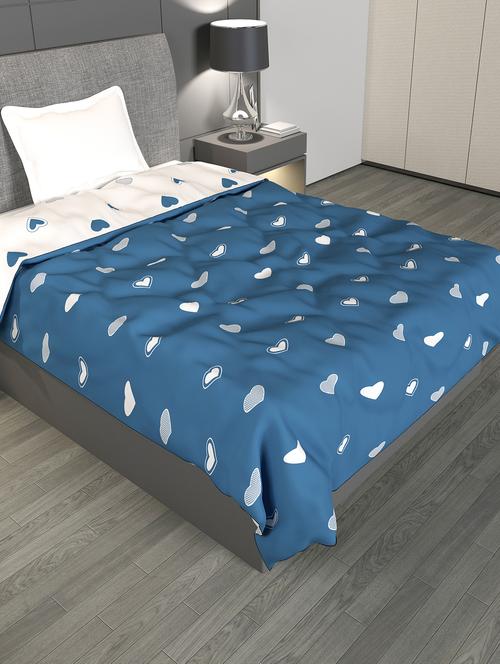 home plus studio microfibre 150 gsm reversible single bed comforter all-weather blanket light weight quilt duvet, blue & white - 18640218 - Very Small Image - 1