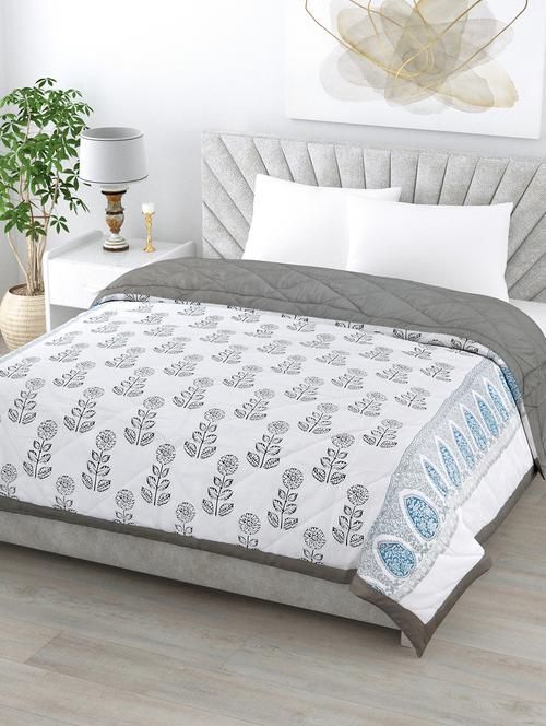 floral print grey cotton quilted bedcover comforter blanket - 18645473 - Very Small Image - 1
