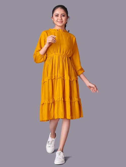round neck solid tiered dress - 18699873 - Very Small Image - 1