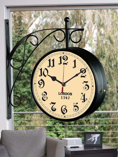 vintage double sided station wall clock - 18719796 - Very Small Image - 1