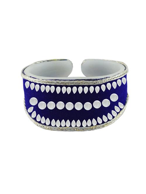 kundan studded acrylic bracelet - 18792923 - Very Small Image - 1